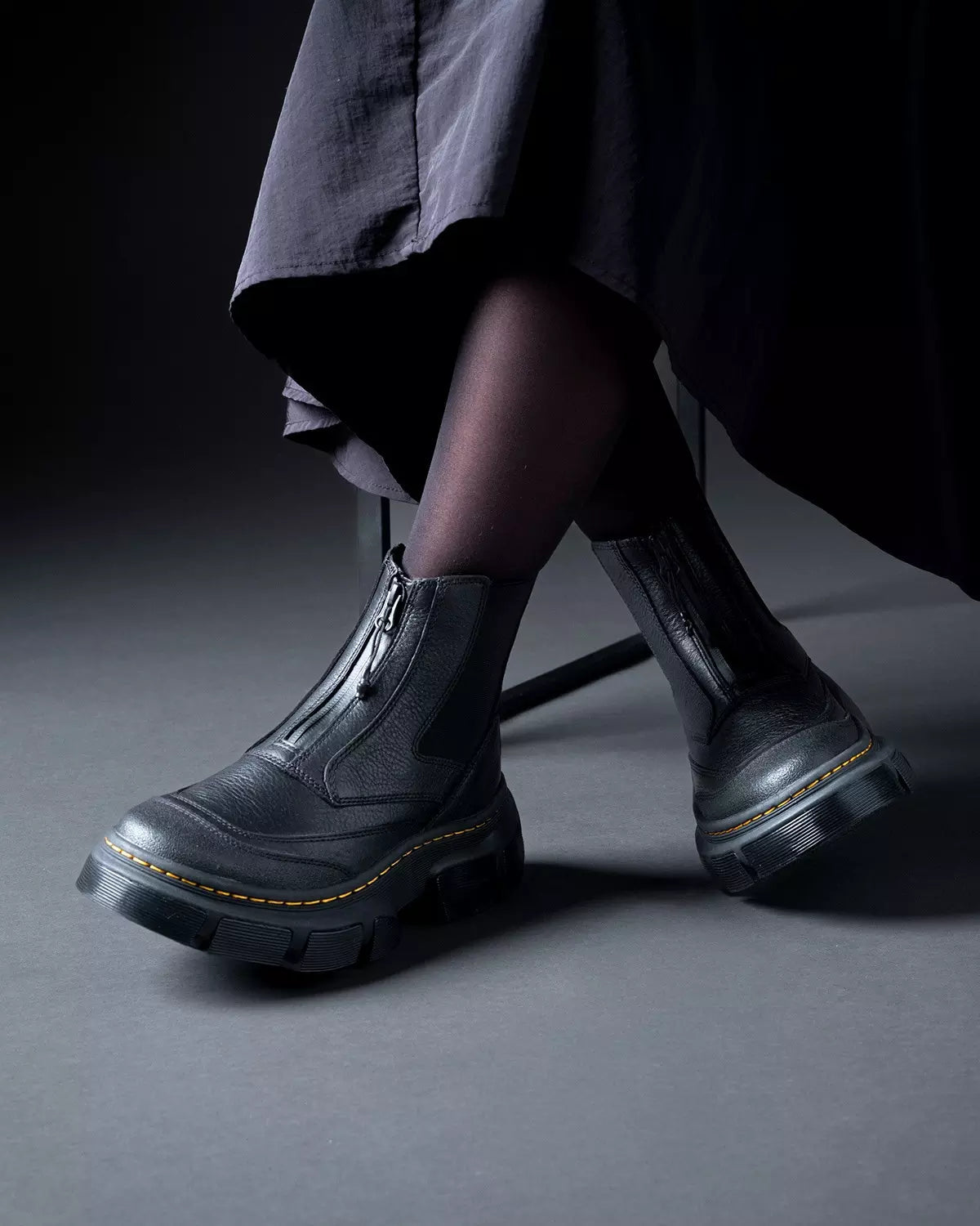 DMXL Zip Leather Chelsea Boots
