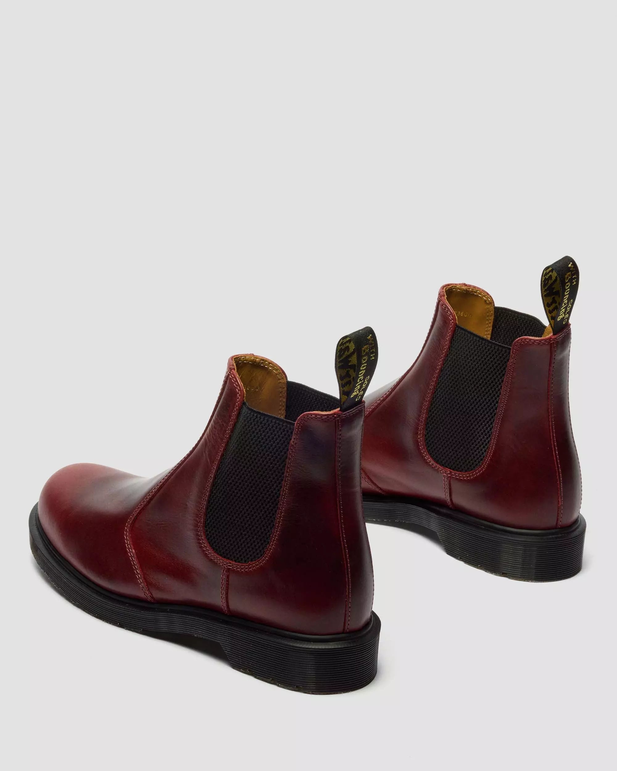 2976 Made In England Classic Calf Leather Chelsea Boots