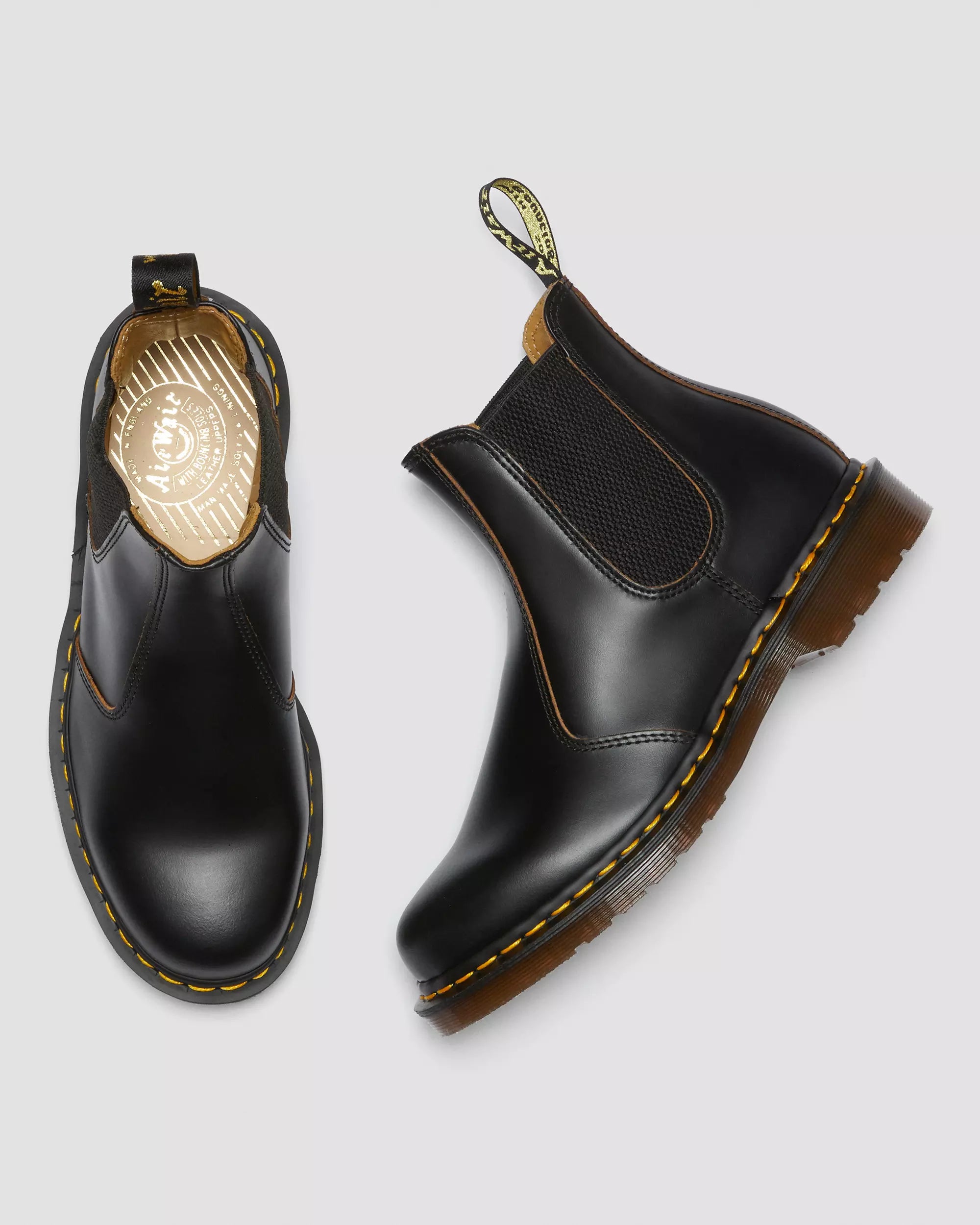 2976 Vintage Made In England Leather Chelsea Boots