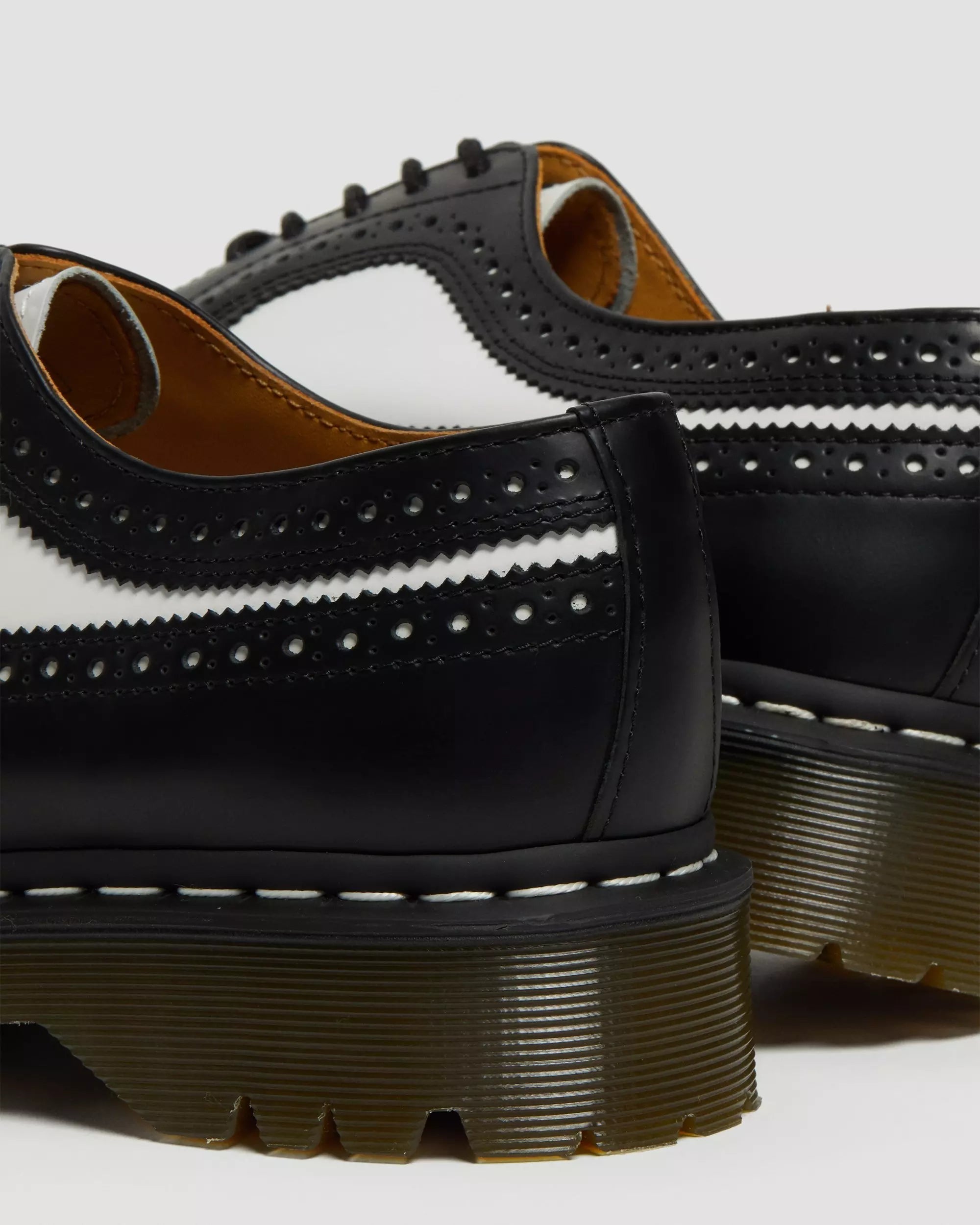 3989 Bex Smooth Leather Brogue Shoes