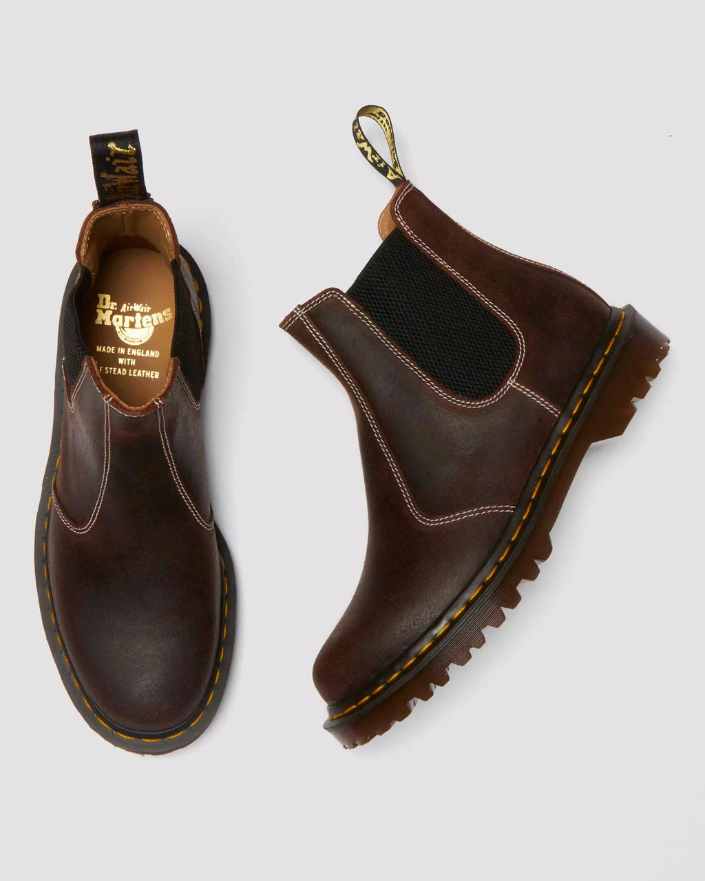 2976 Made in England Wax Commander Chelsea Boots