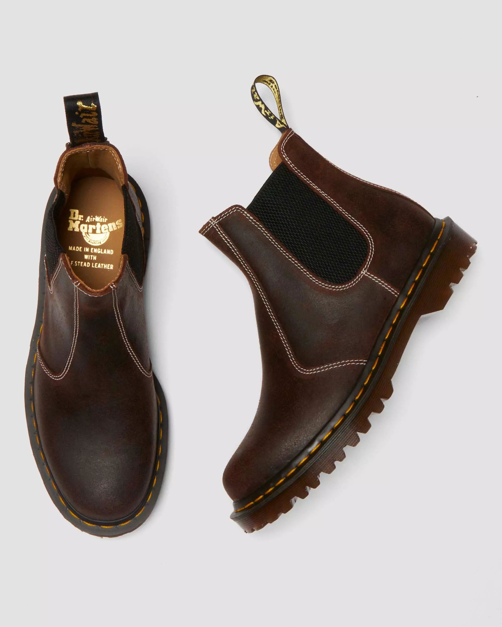 2976 Made in England Wax Commander Chelsea Boots
