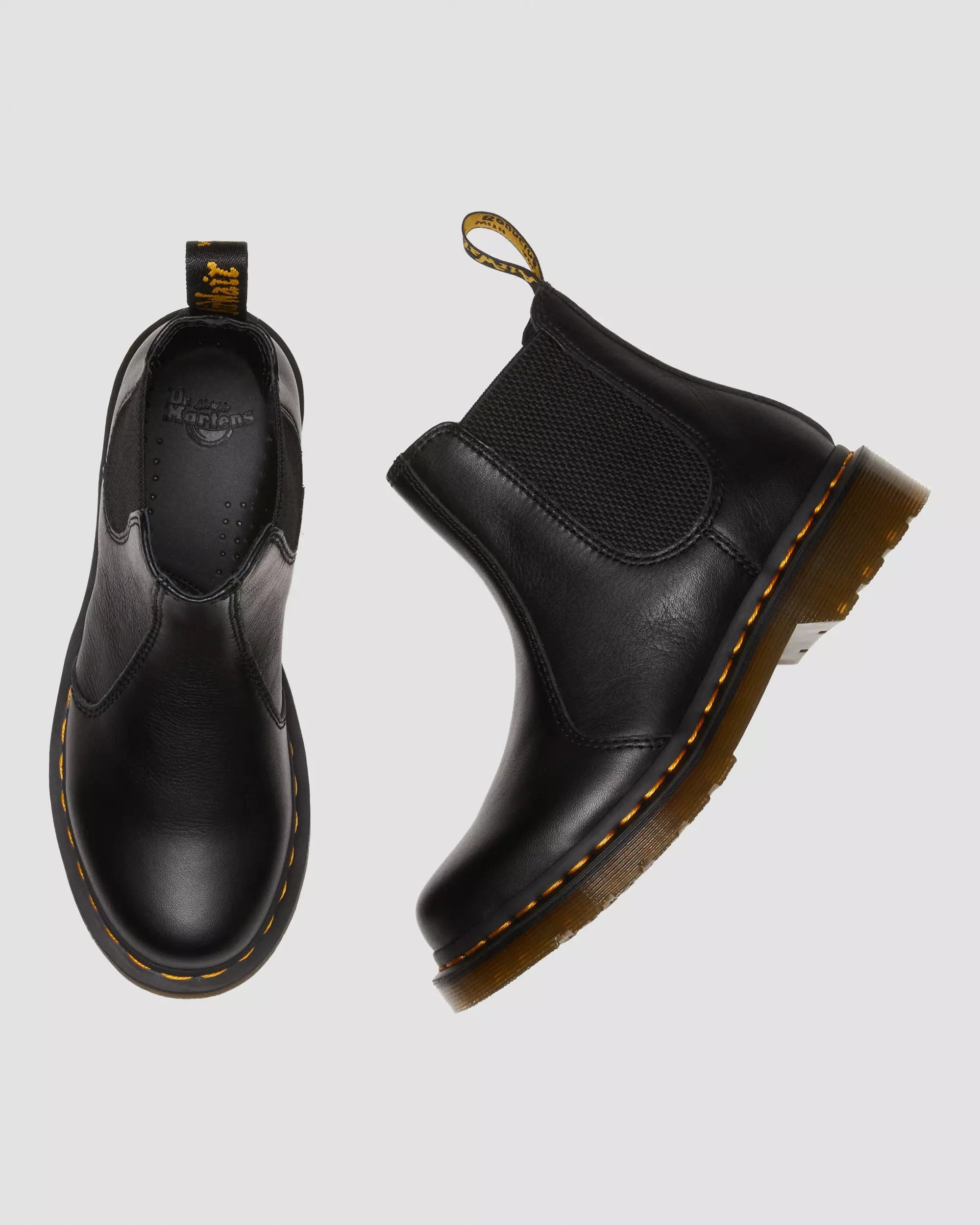 2976 Women's Virginia Leather Chelsea Boots