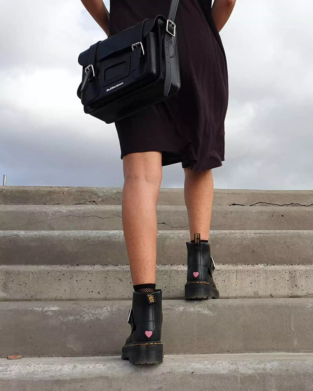 11 Inch Messenger Bag Leather Crossbody Bag