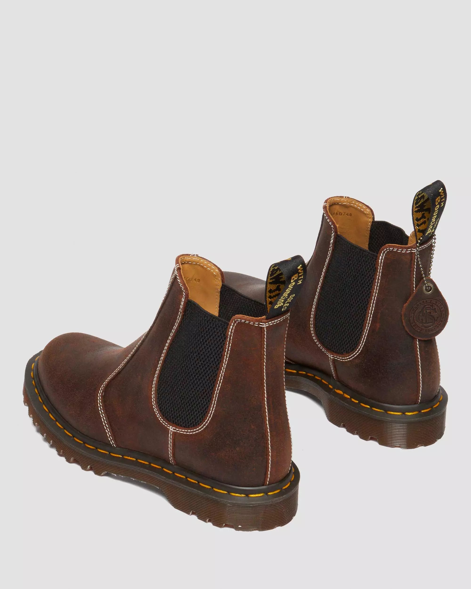 2976 Made in England Wax Commander Chelsea Boots